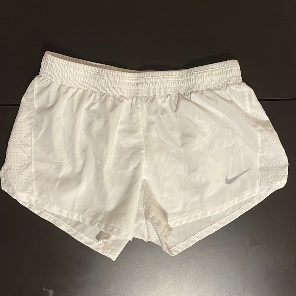 WHITE NIKE DRI-FIT RUNNING SHORTS